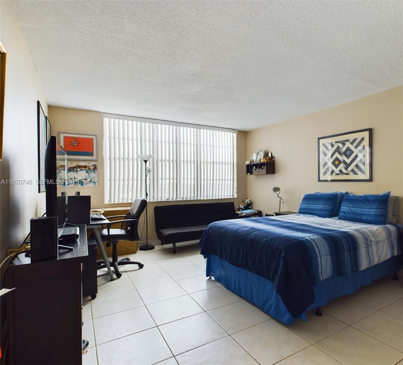 BAYVIEW TOWERS CONDO SOUT - Residential