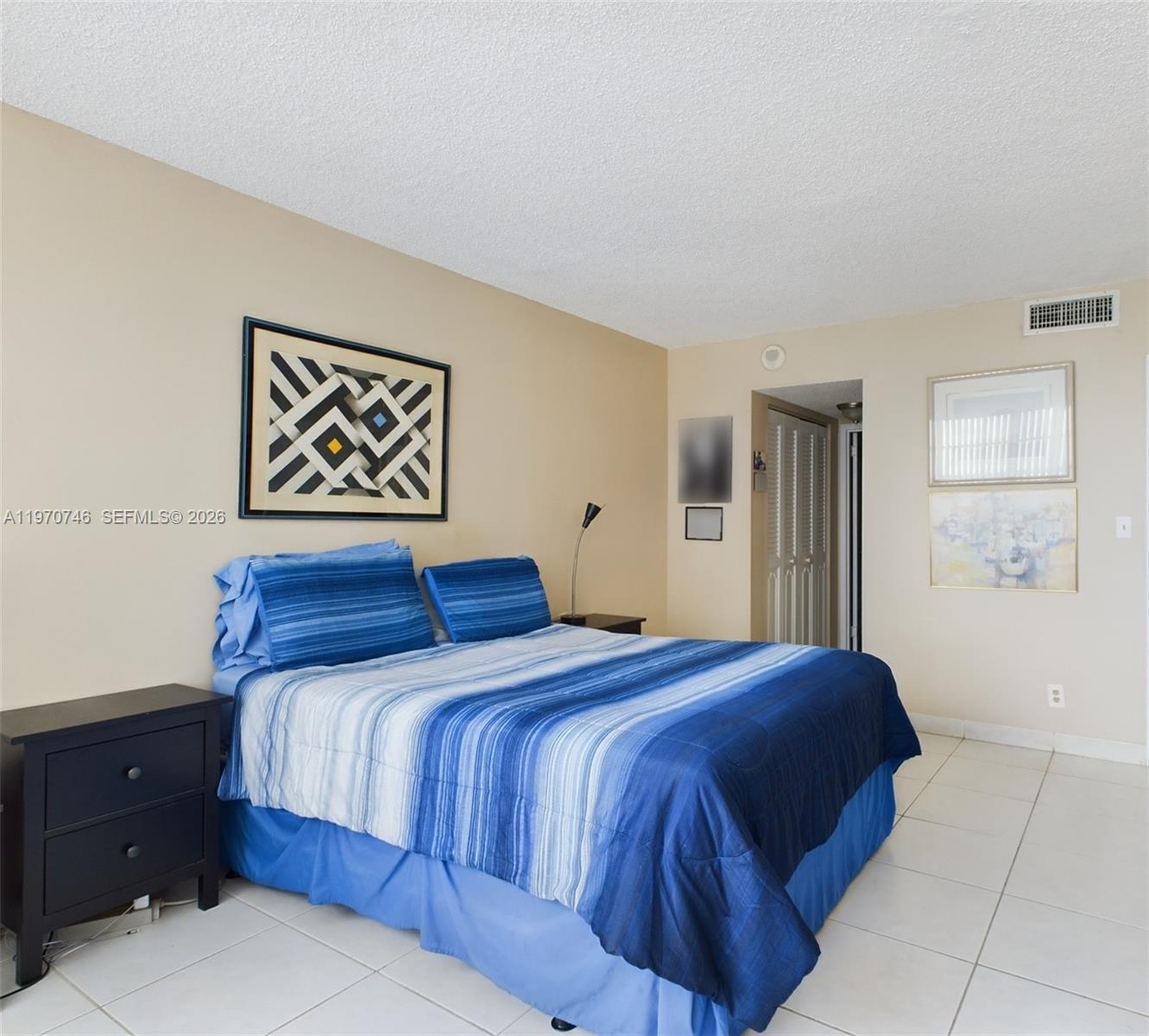 BAYVIEW TOWERS CONDO SOUT - Residential