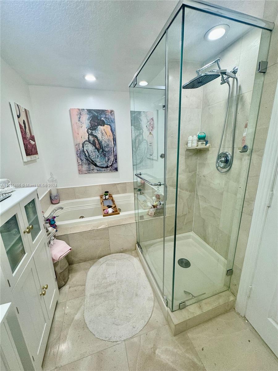 VILLA ISABELLA CONDO - Residential Lease