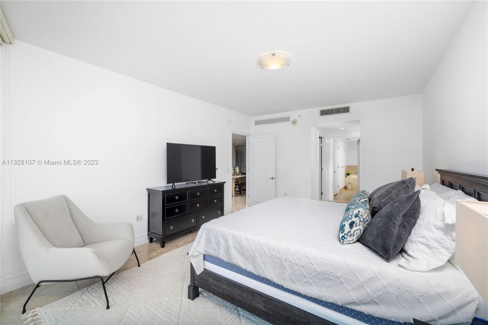 Jade Beach Condo - Residential Lease