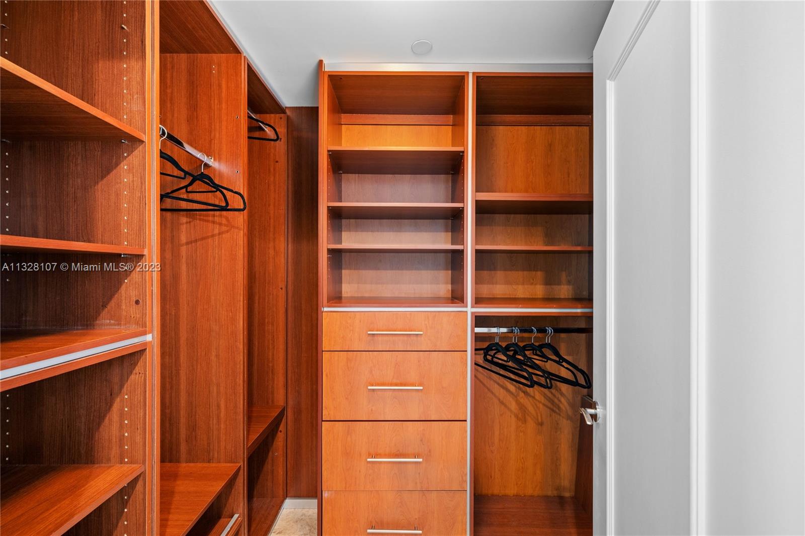 Jade Beach Condo - Residential Lease