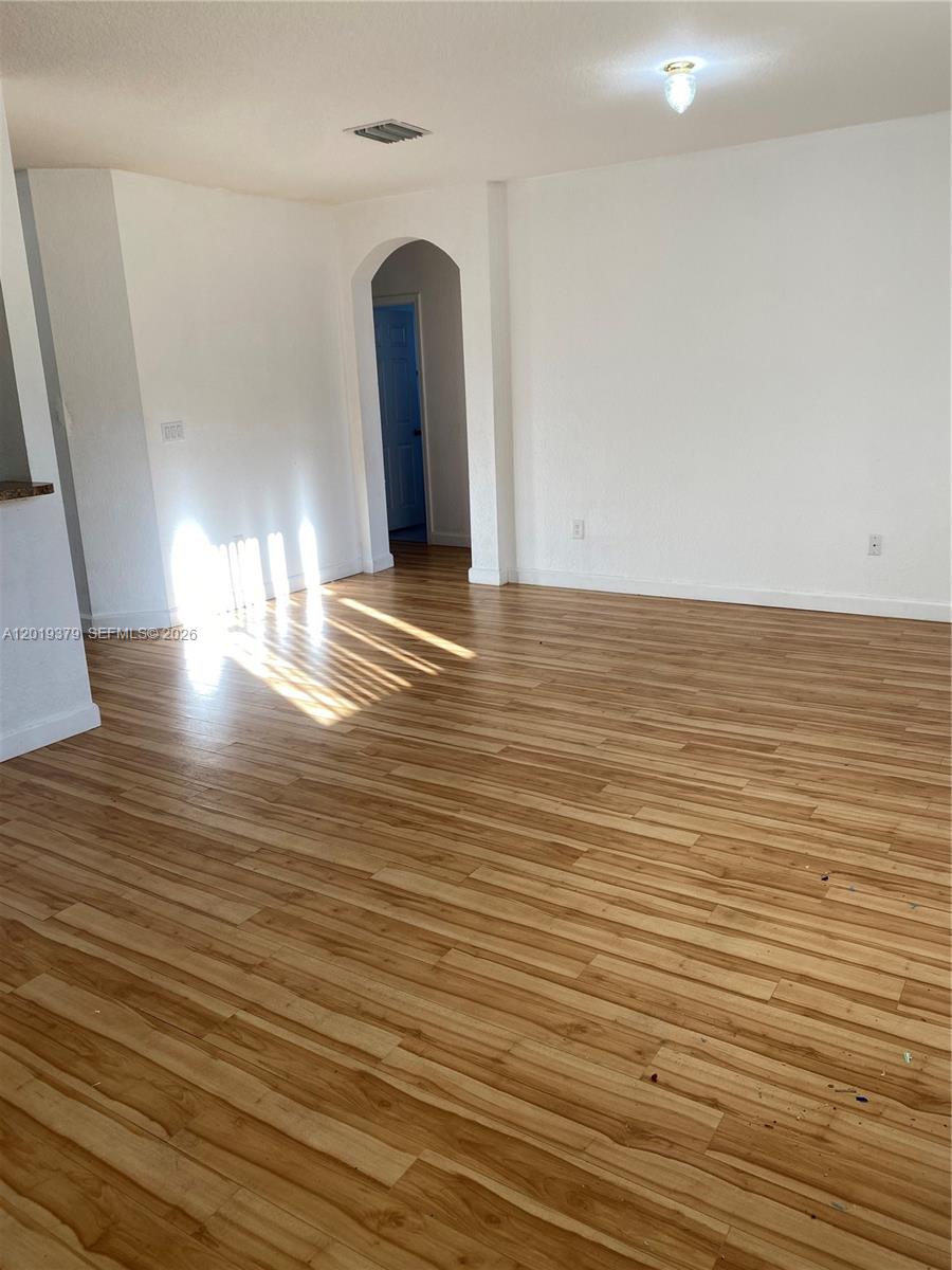 VILLAS AT CARMEL CONDO - Residential Lease
