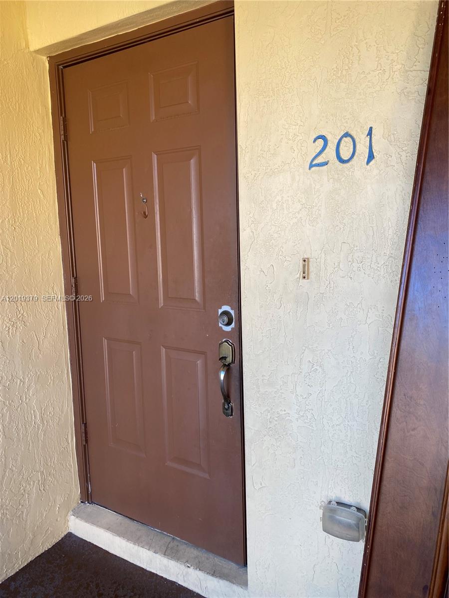 VILLAS AT CARMEL CONDO - Residential Lease
