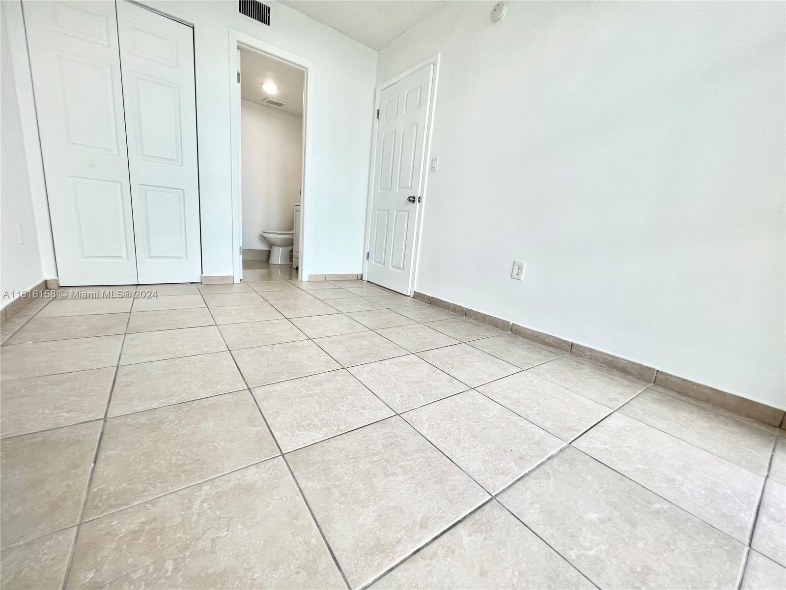 INTERNATIONAL TOWERS COND - Residential Lease