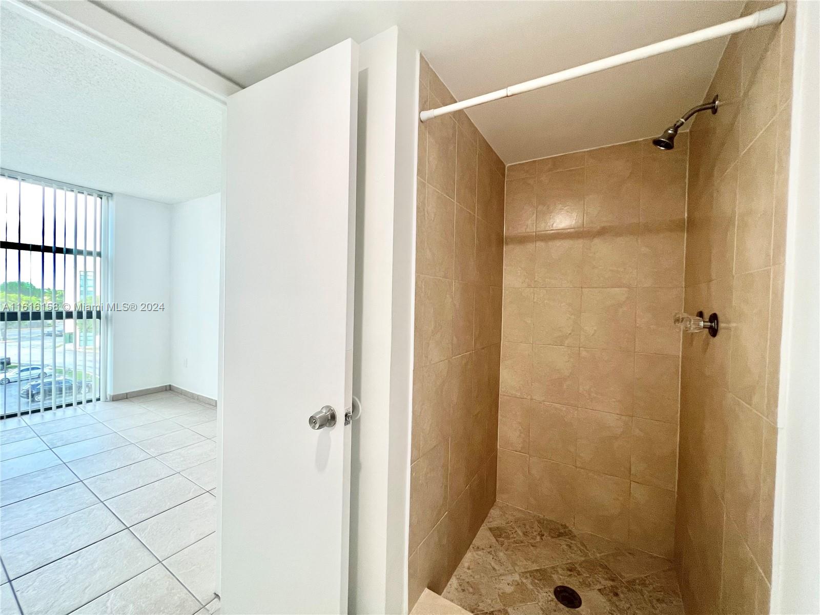 INTERNATIONAL TOWERS COND - Residential Lease