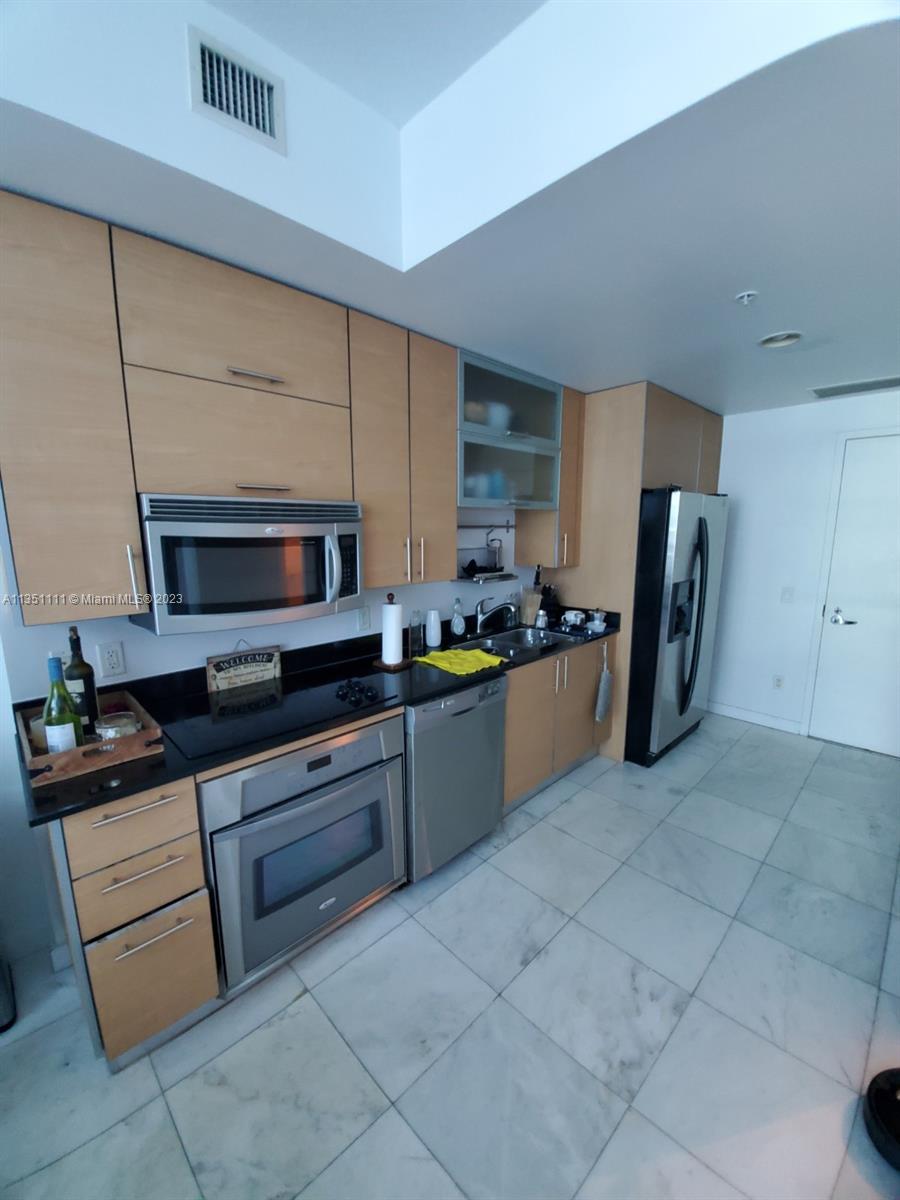 INFINITY AT BRICKELL COND - Residential Lease