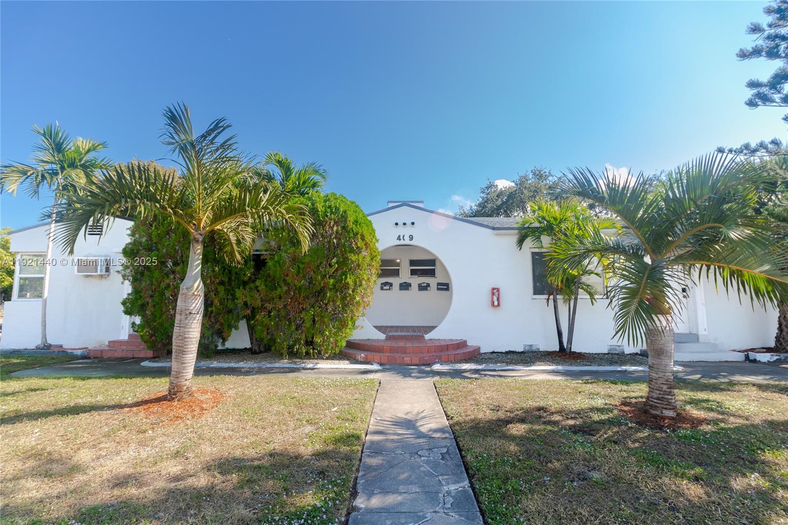 HOLLYWOOD - Residential Lease