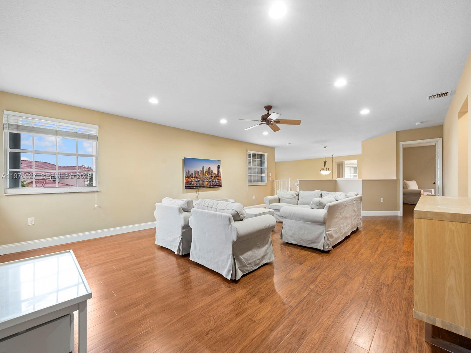 PEMBROKE FALLS PH 5 - Residential