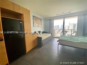 THE AVENTURA BEACH CLUB C - Residential Lease