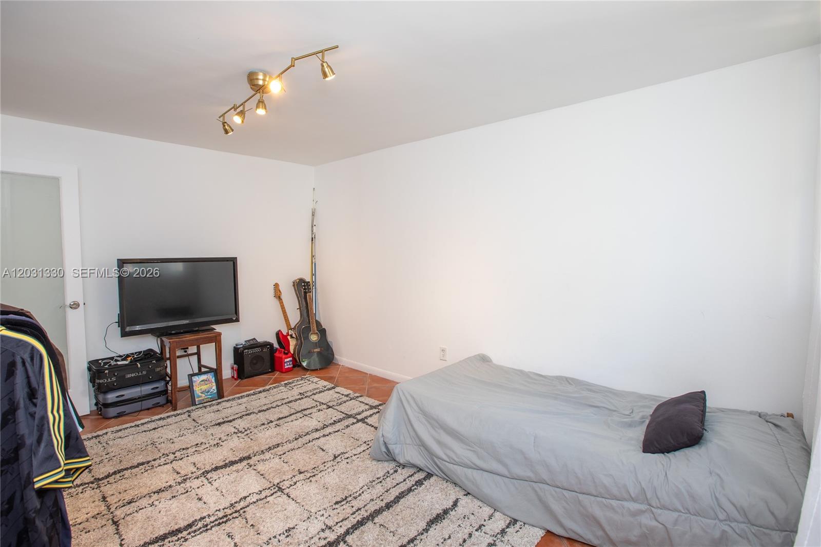 NORTH BAY VILLAS CONDO - Residential