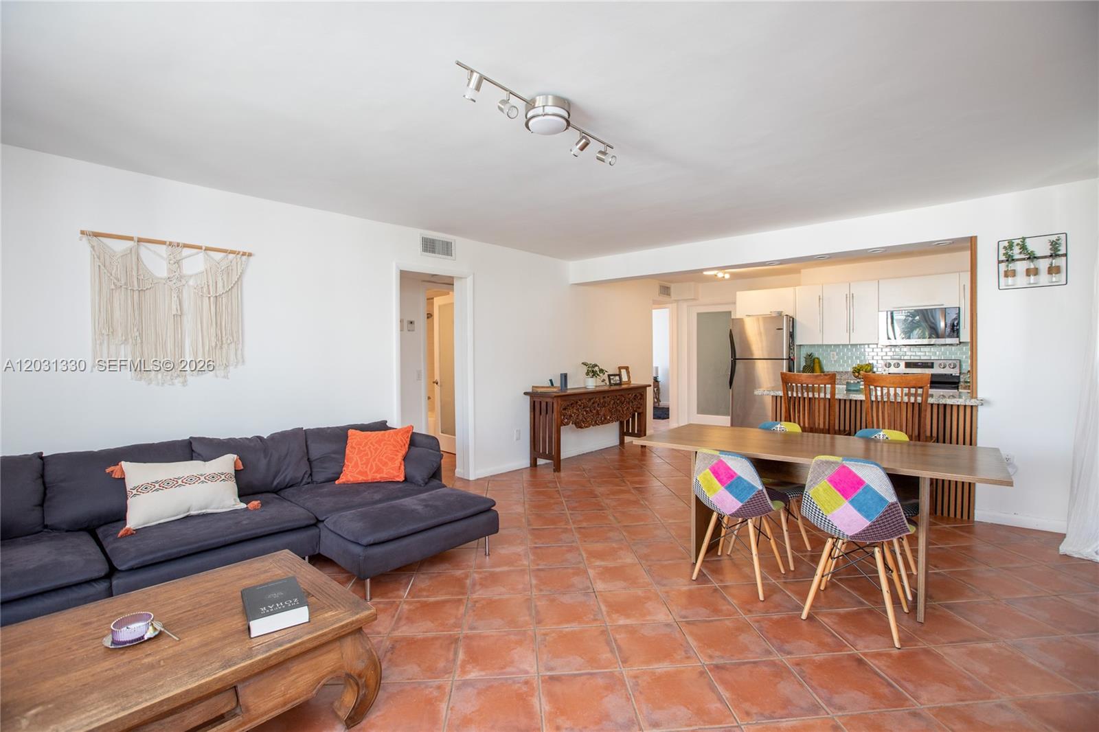 NORTH BAY VILLAS CONDO - Residential