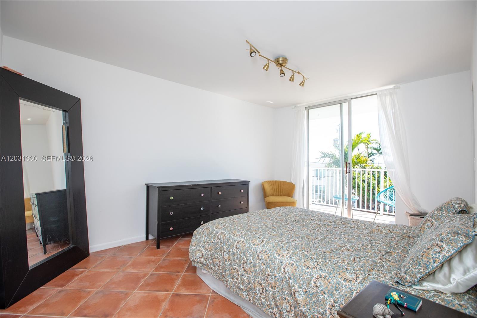 NORTH BAY VILLAS CONDO - Residential