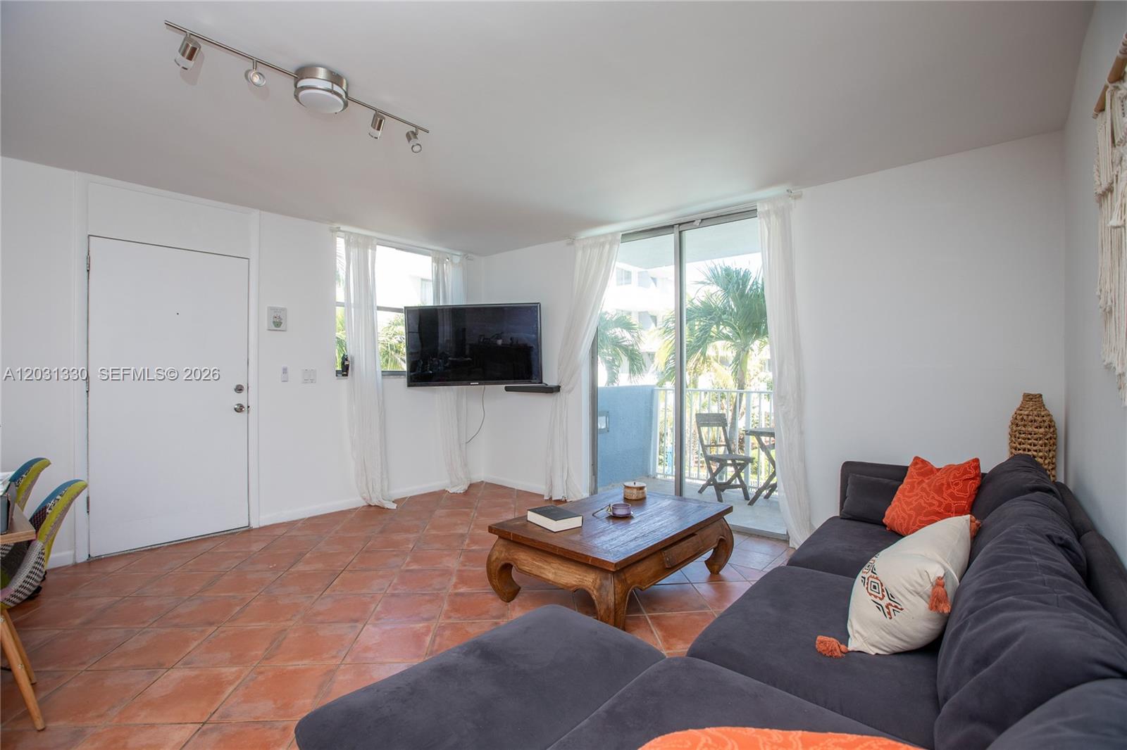 NORTH BAY VILLAS CONDO - Residential