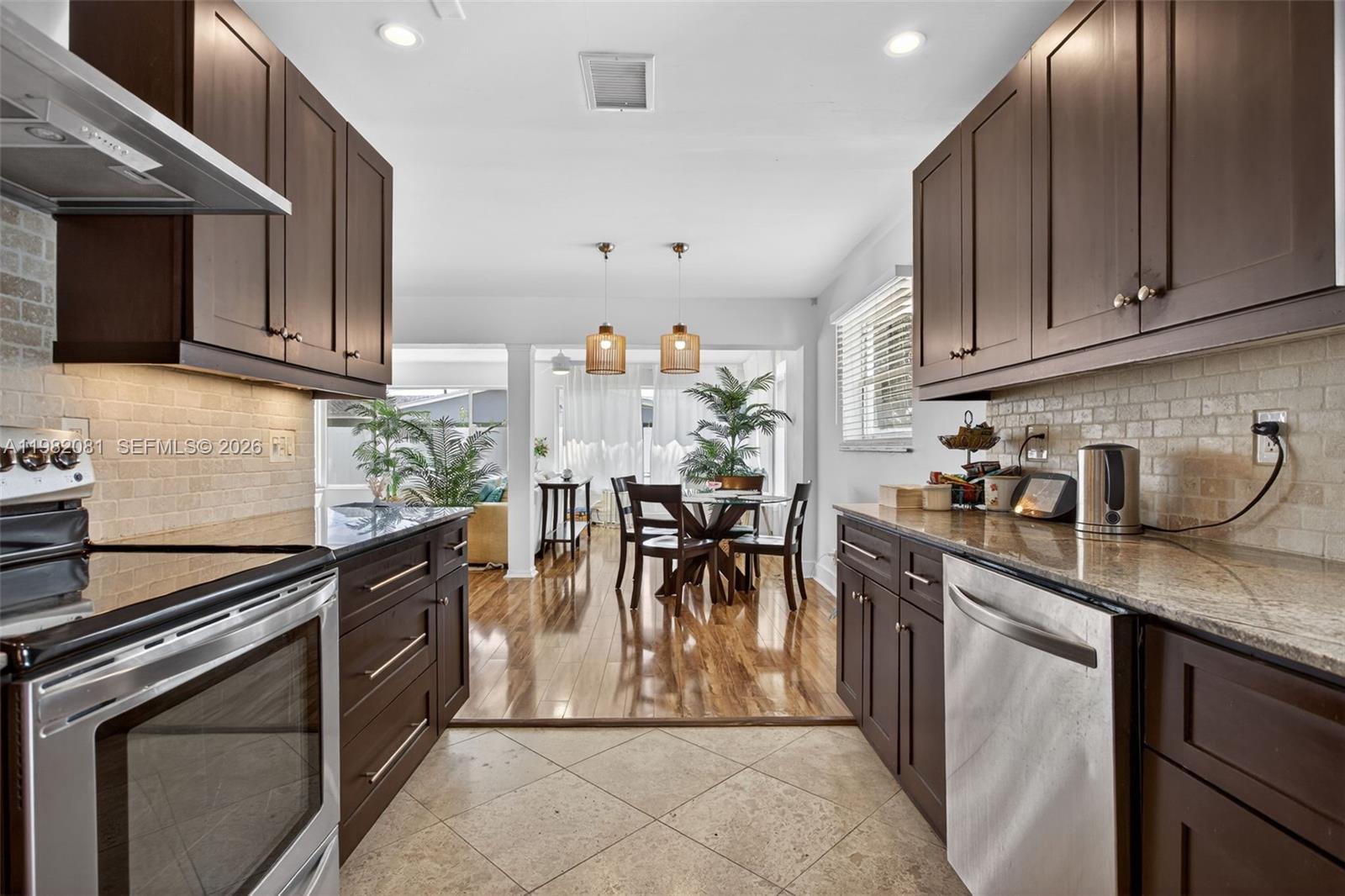 IMPERIAL POINT 3RD SEC - Residential