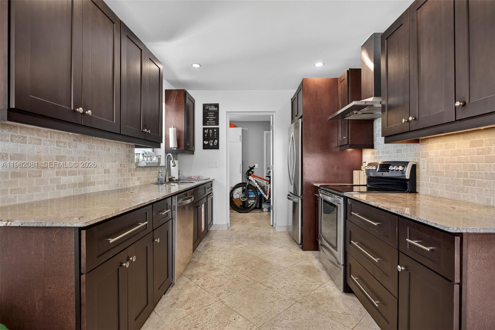IMPERIAL POINT 3RD SEC - Residential