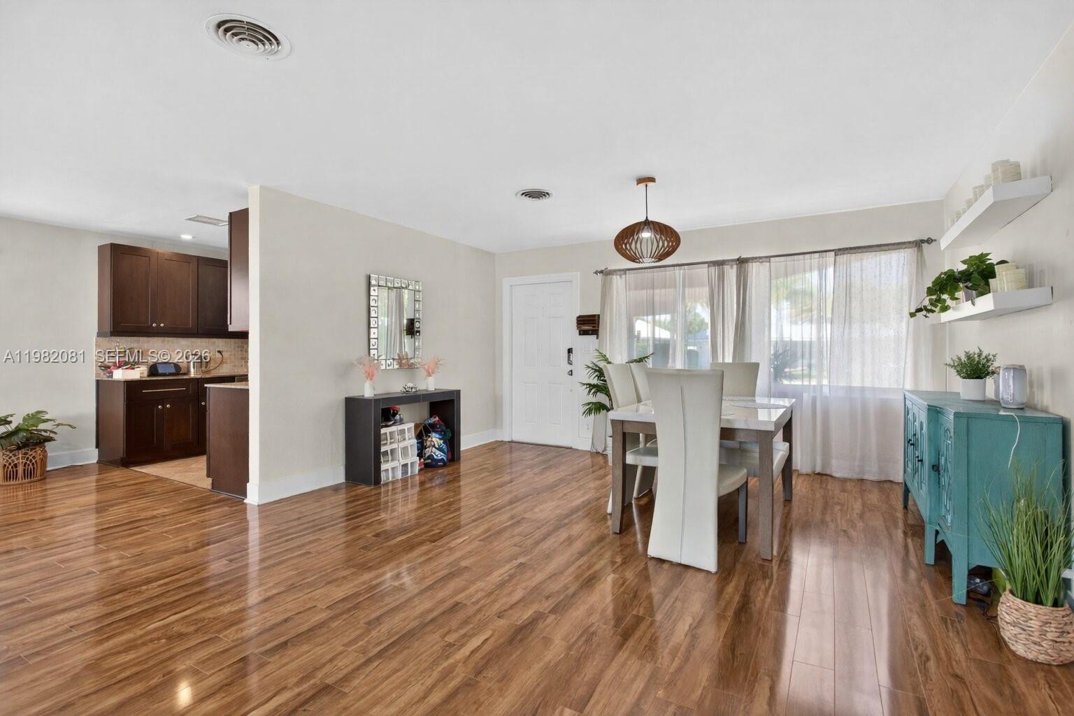 IMPERIAL POINT 3RD SEC - Residential