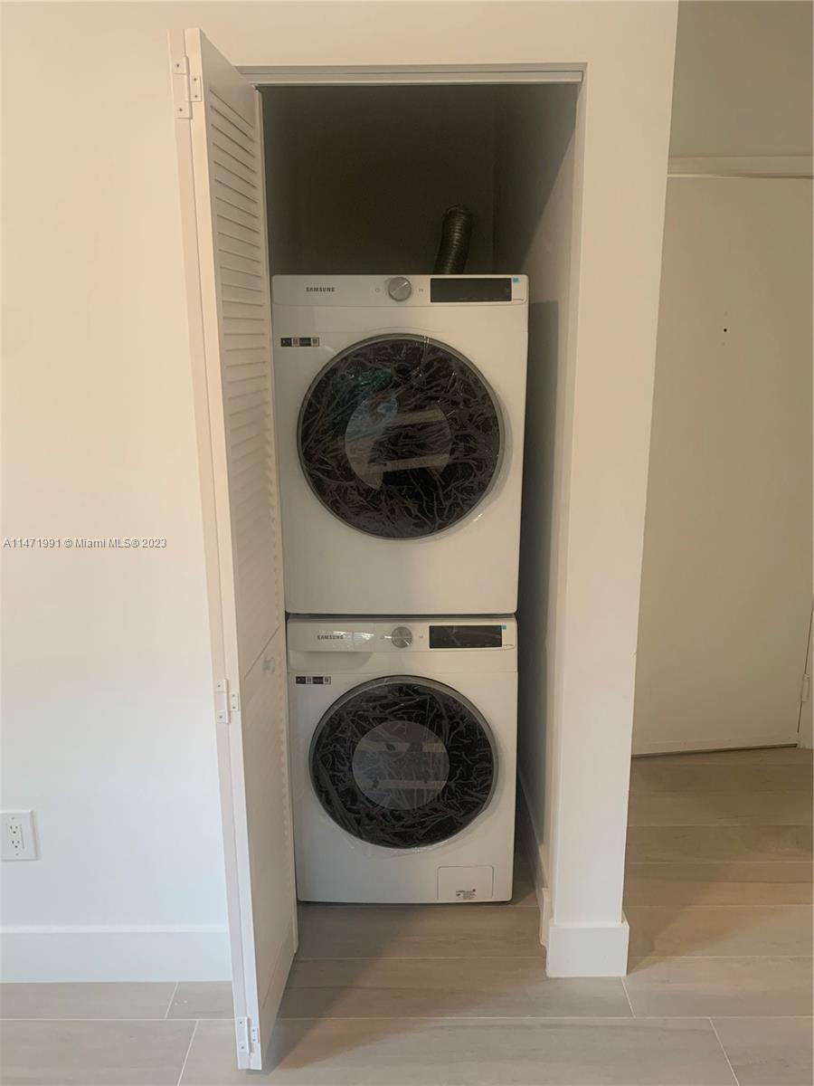 C GAB DOUGLAS SEC - Residential Lease