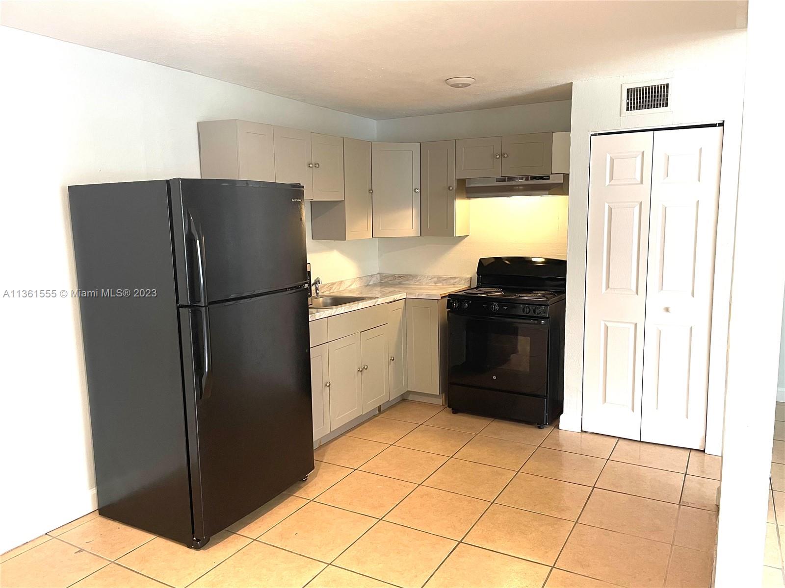 INVERNESS VILLAGE ONE CON - Residential Lease