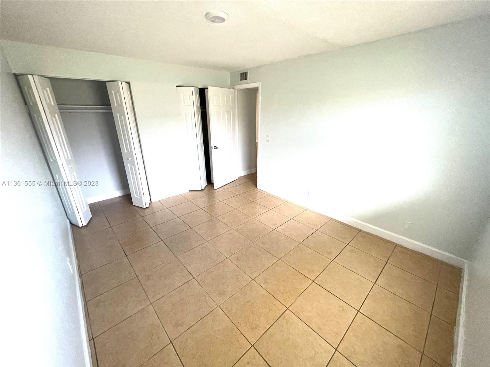 INVERNESS VILLAGE ONE CON - Residential Lease