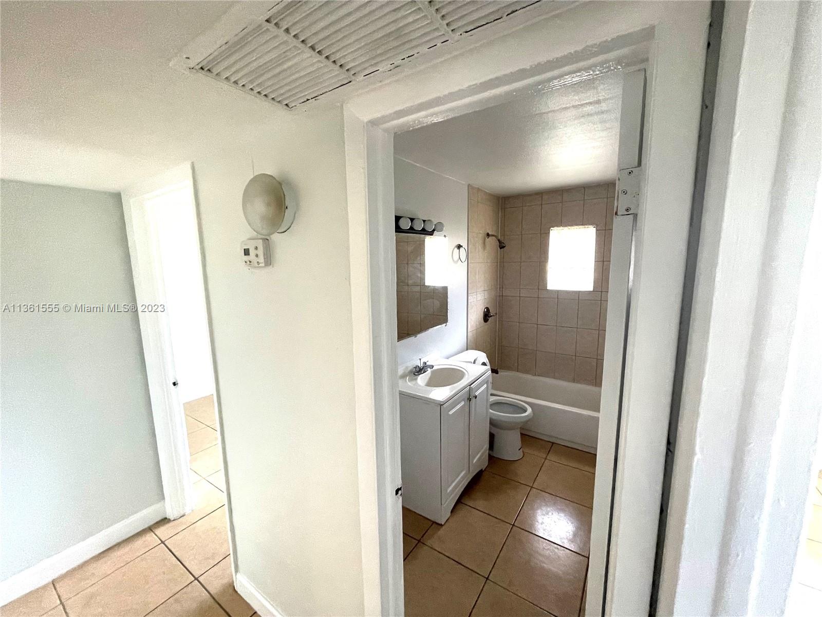 INVERNESS VILLAGE ONE CON - Residential Lease