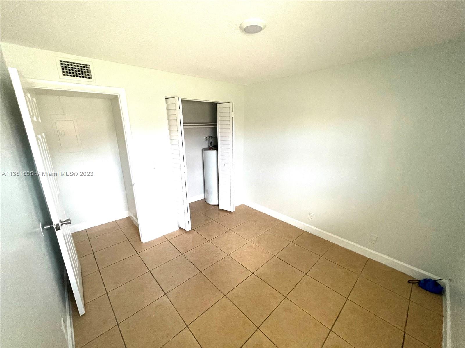 INVERNESS VILLAGE ONE CON - Residential Lease