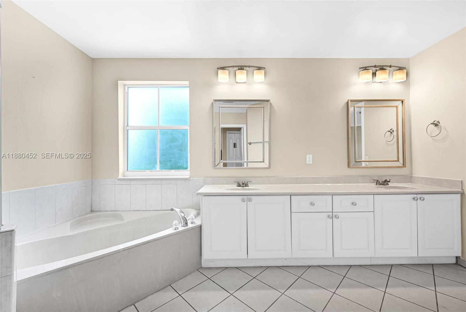 POD 6 AT MONARCH LAKES - Residential