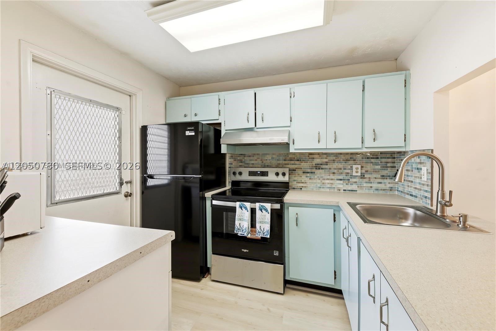 KINGS PARK GARDEN APTS CO - Residential Lease