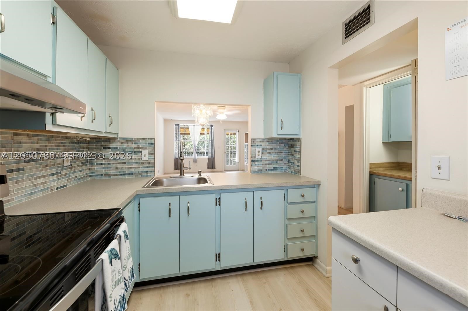 KINGS PARK GARDEN APTS CO - Residential Lease