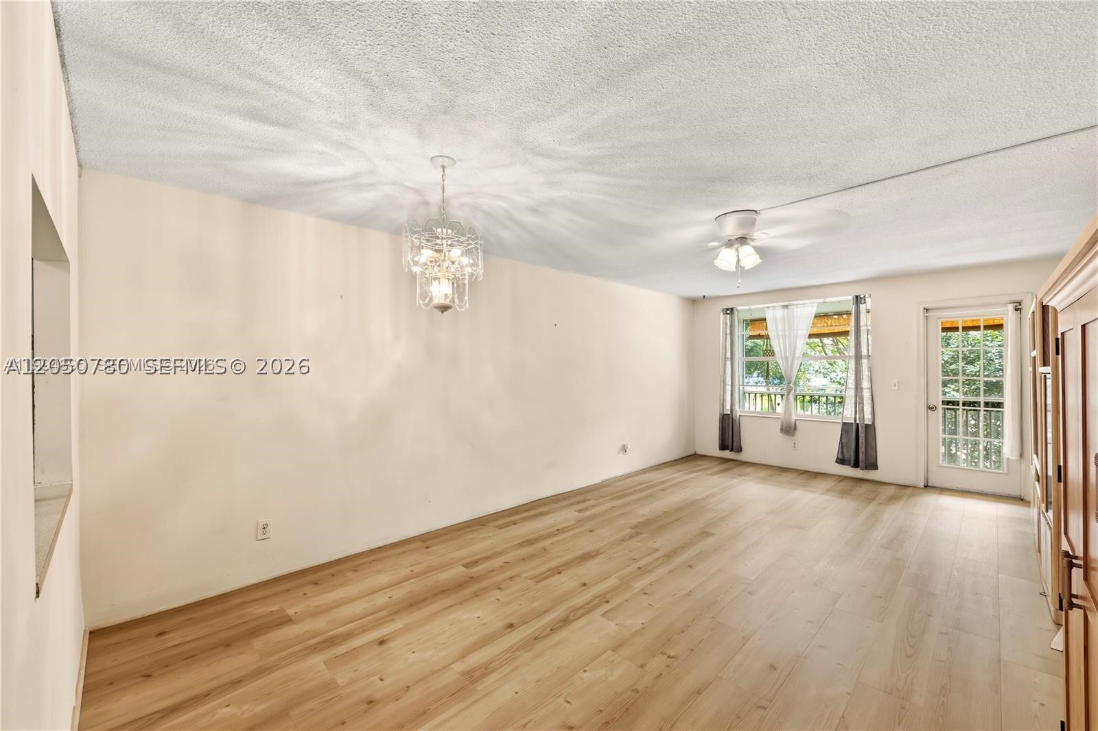 KINGS PARK GARDEN APTS CO - Residential Lease
