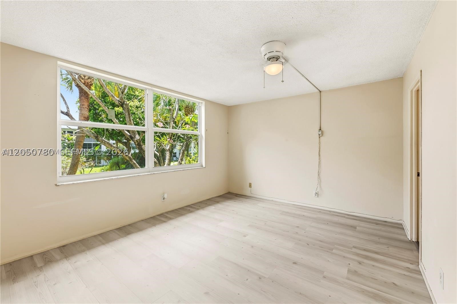 KINGS PARK GARDEN APTS CO - Residential Lease