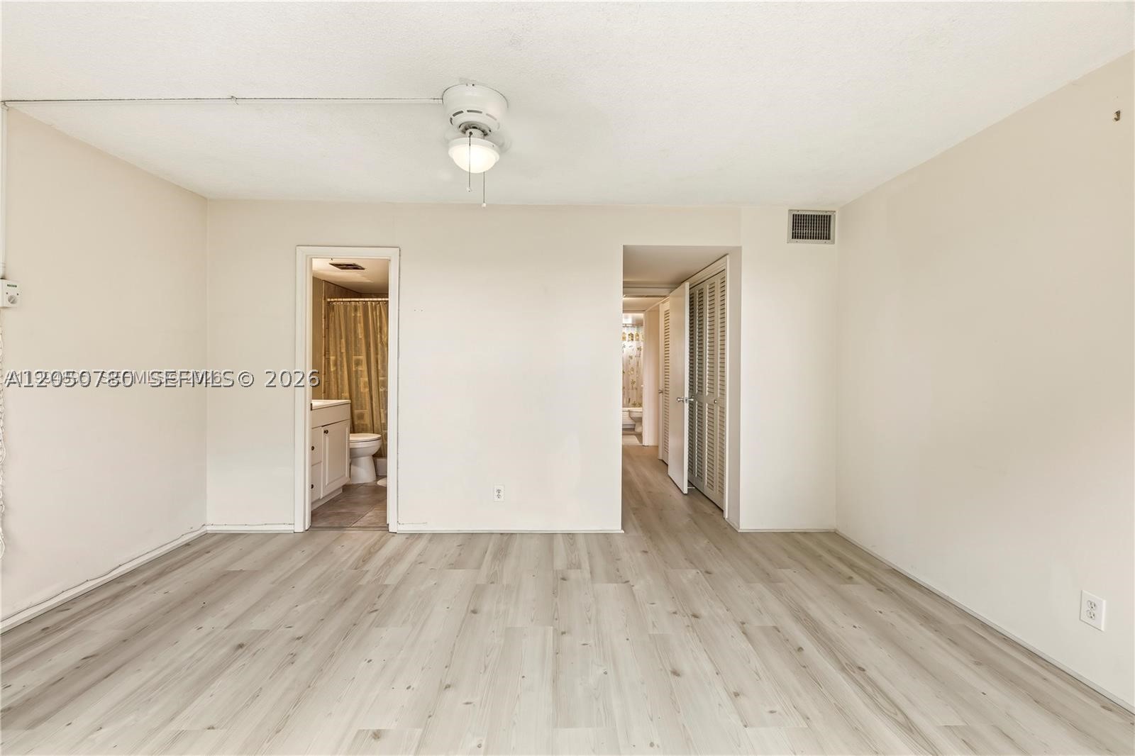 KINGS PARK GARDEN APTS CO - Residential Lease