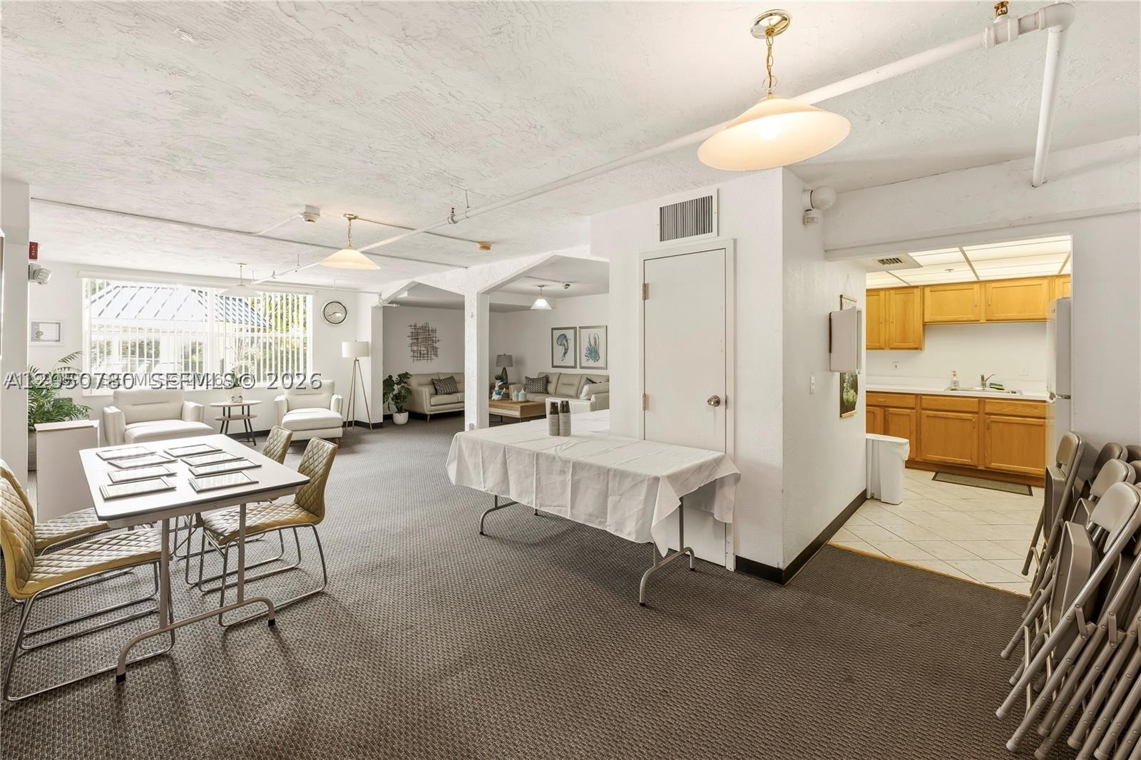 KINGS PARK GARDEN APTS CO - Residential Lease