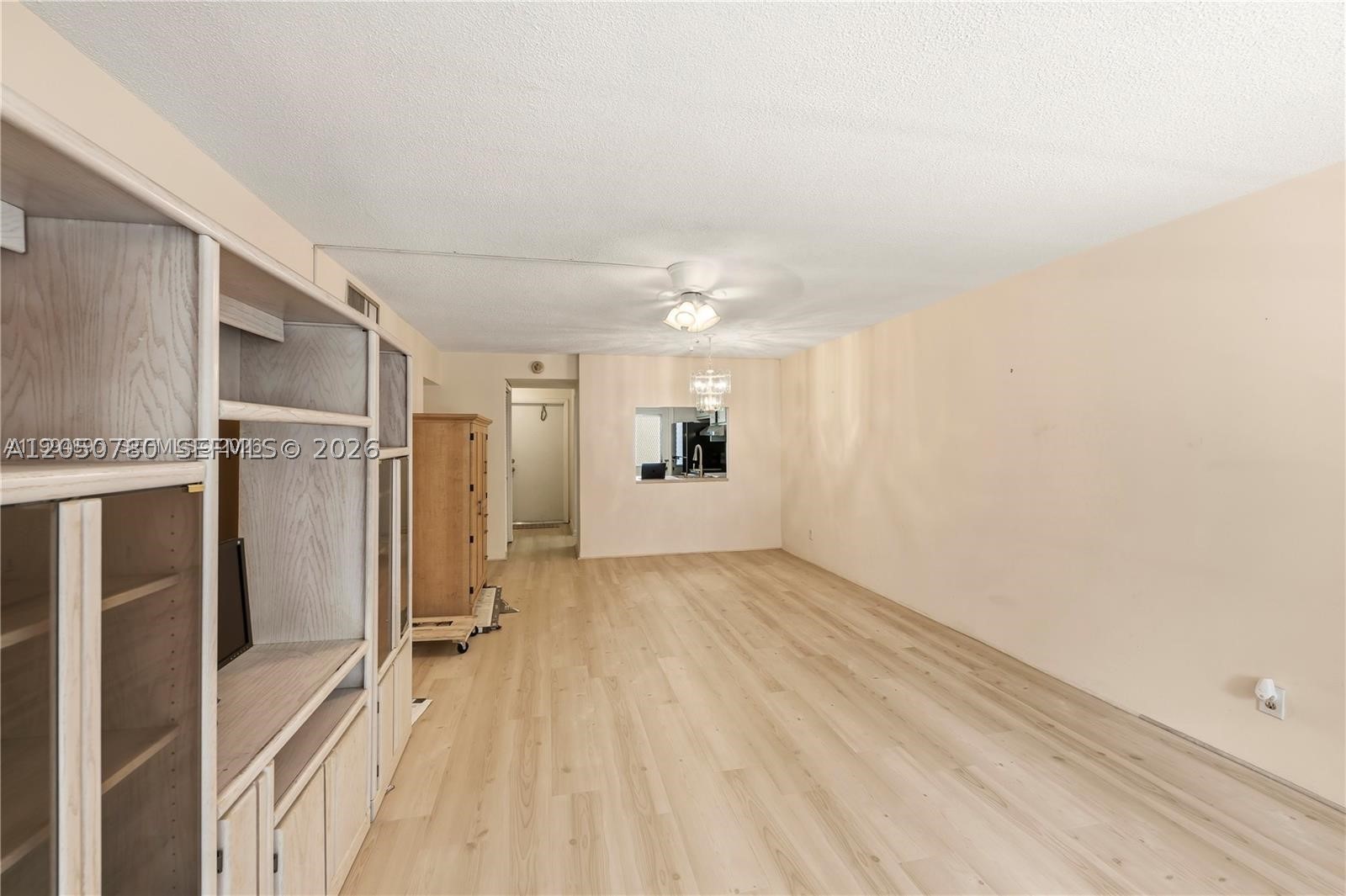 KINGS PARK GARDEN APTS CO - Residential Lease
