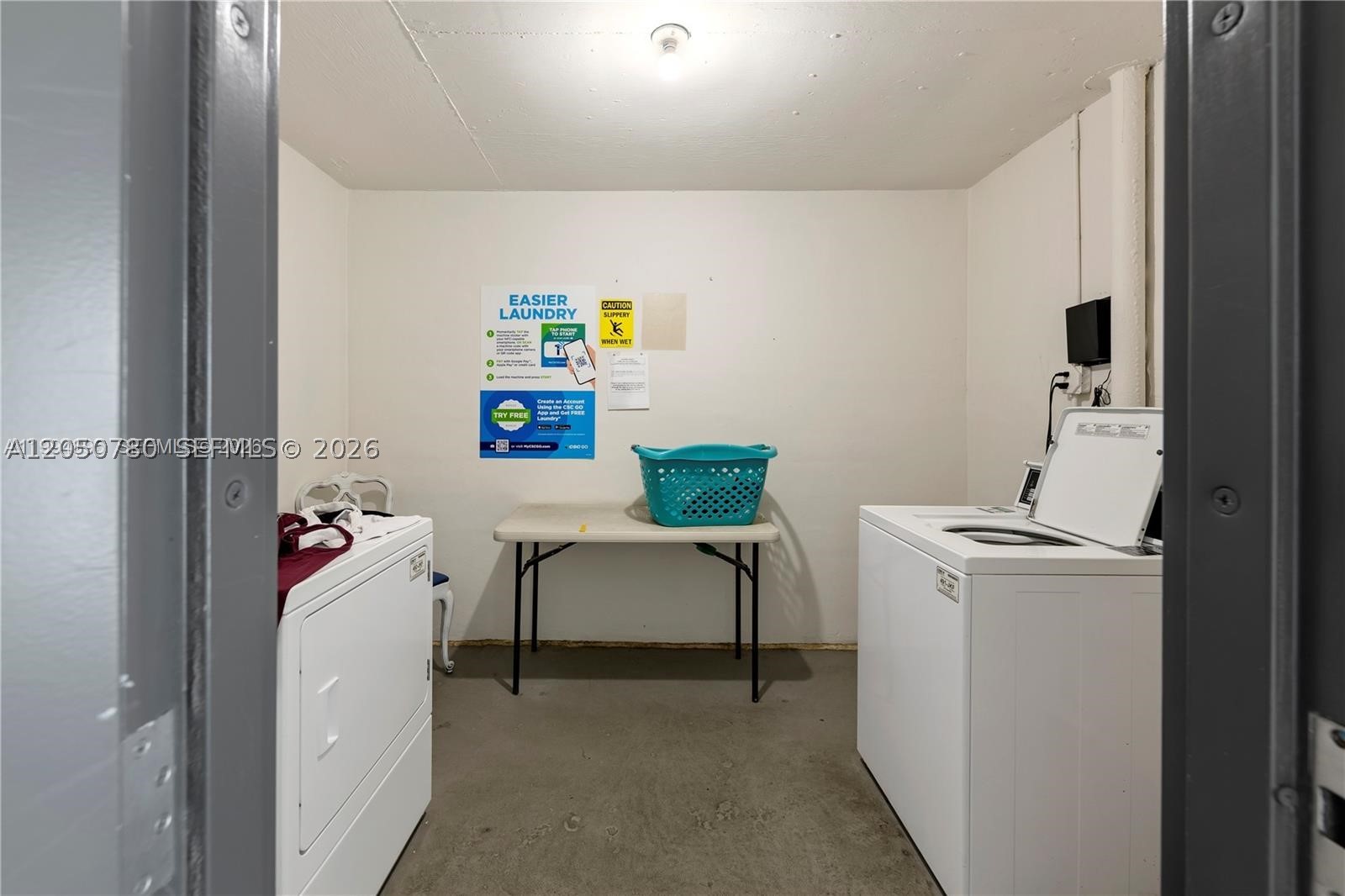 KINGS PARK GARDEN APTS CO - Residential Lease
