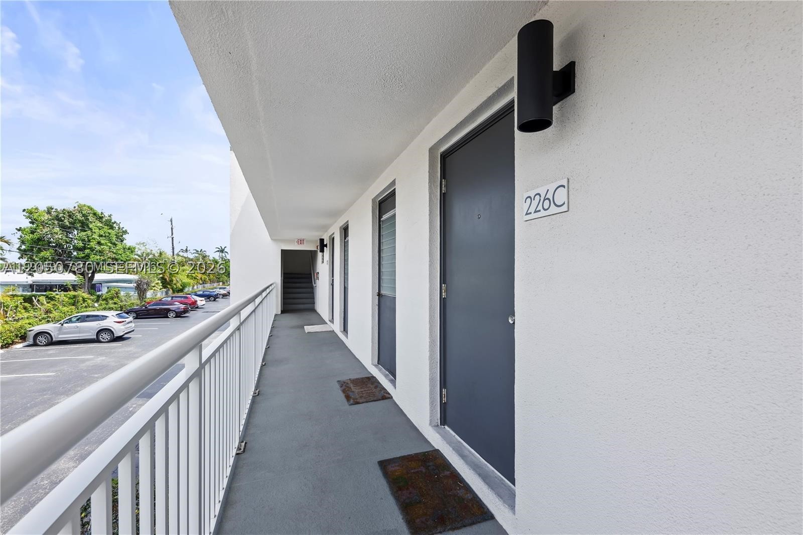 KINGS PARK GARDEN APTS CO - Residential Lease