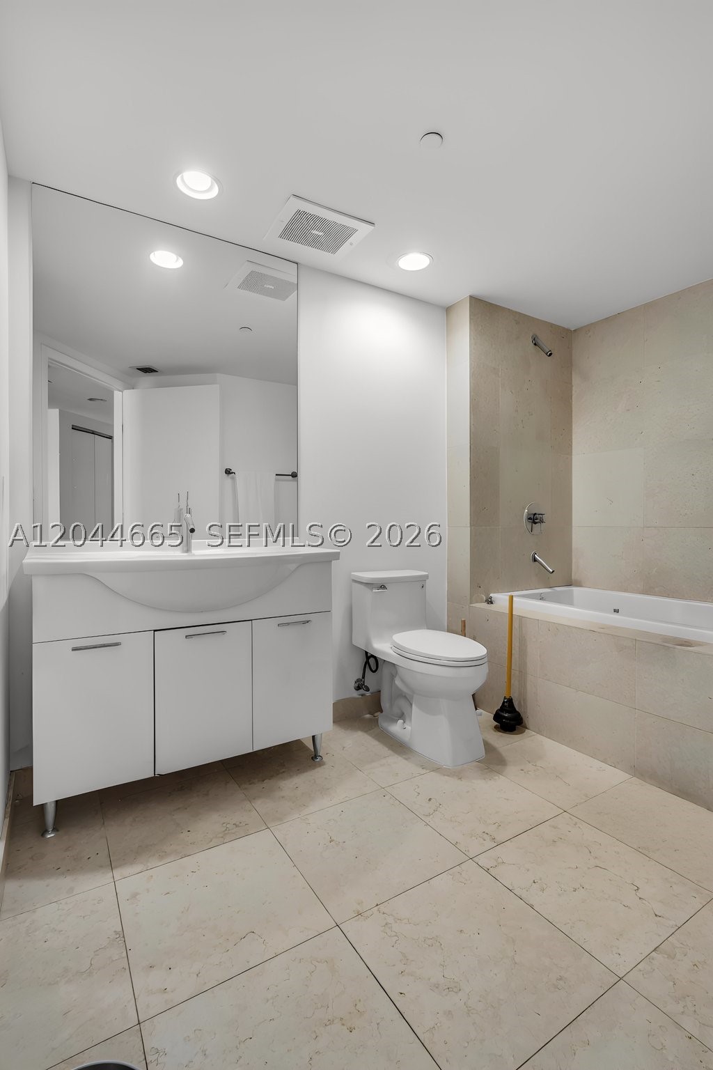 ICONBRICKELL CONDO NO 1 - Residential