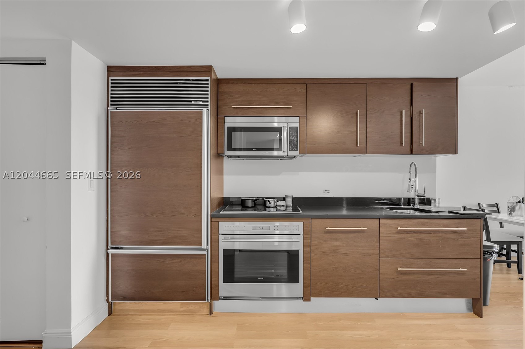 ICONBRICKELL CONDO NO 1 - Residential