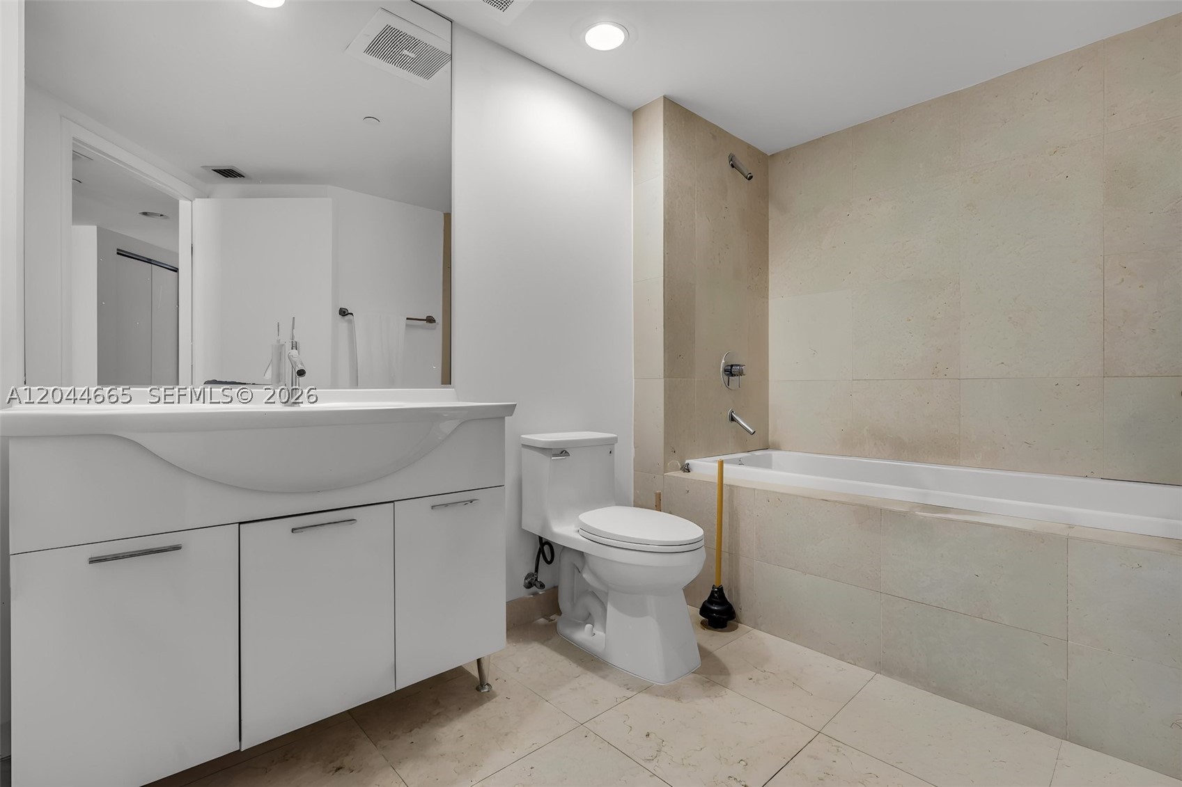 ICONBRICKELL CONDO NO 1 - Residential