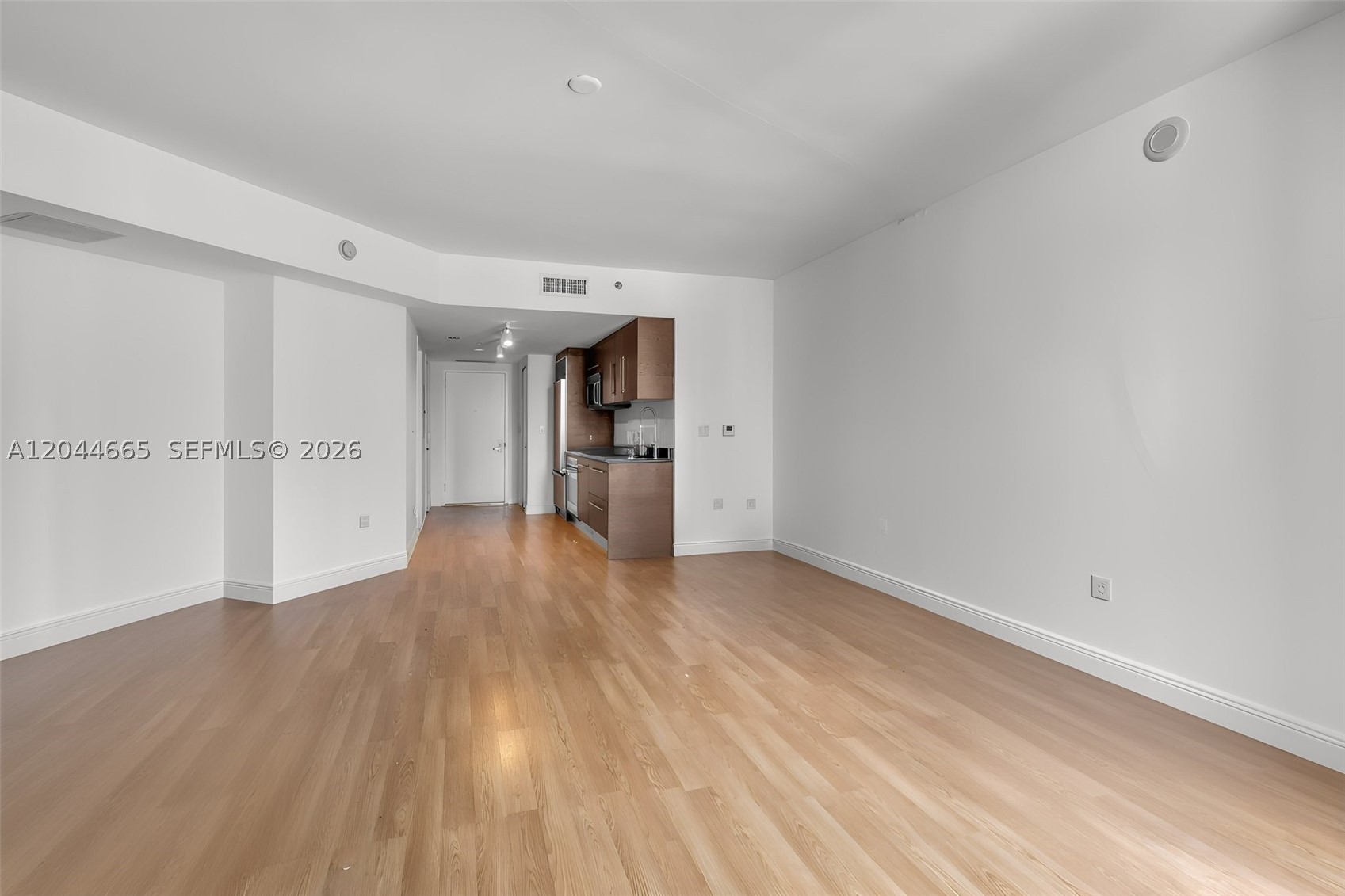 ICONBRICKELL CONDO NO 1 - Residential