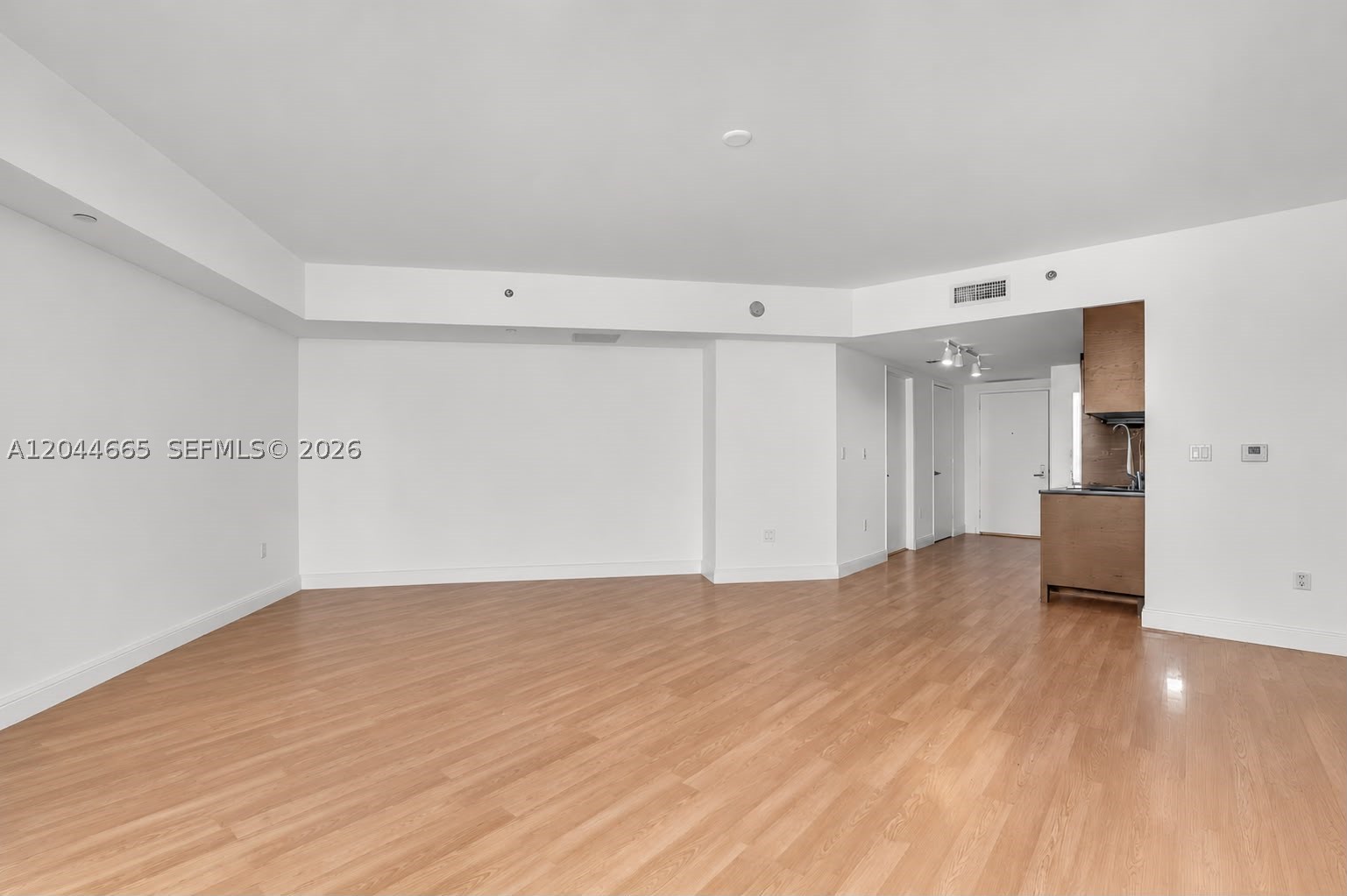 ICONBRICKELL CONDO NO 1 - Residential