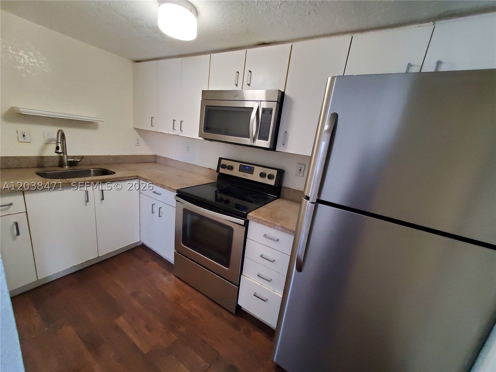 SUNSET PALM VILLAS CONDO - Residential Lease