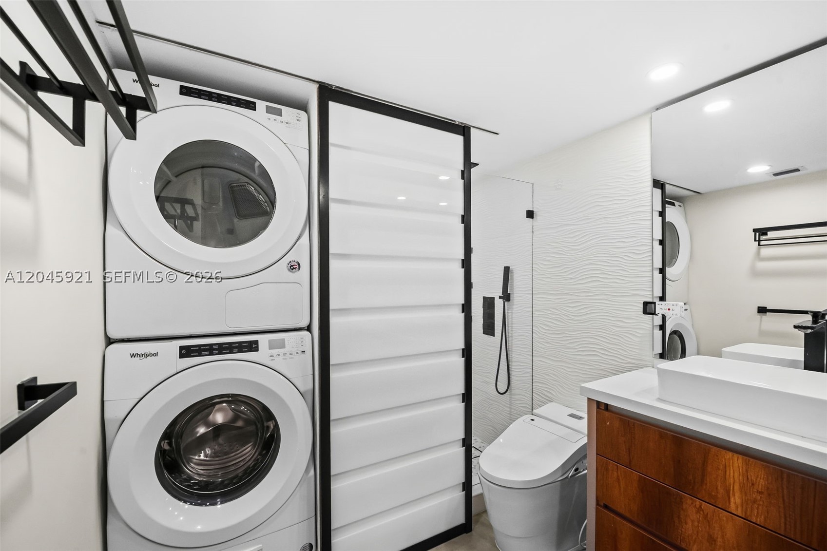 ADMIRALS PORT CONDO WEST - Residential