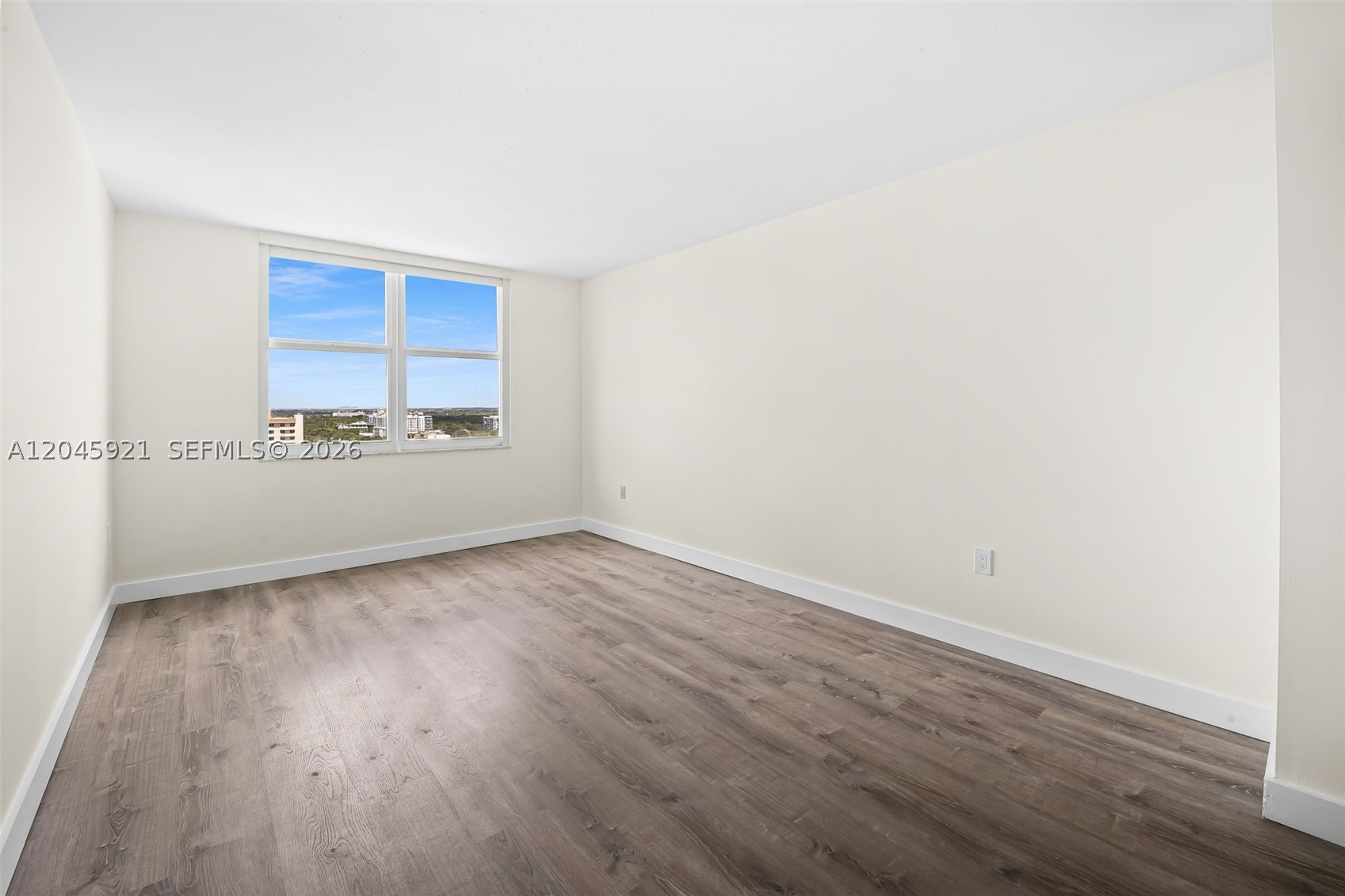ADMIRALS PORT CONDO WEST - Residential