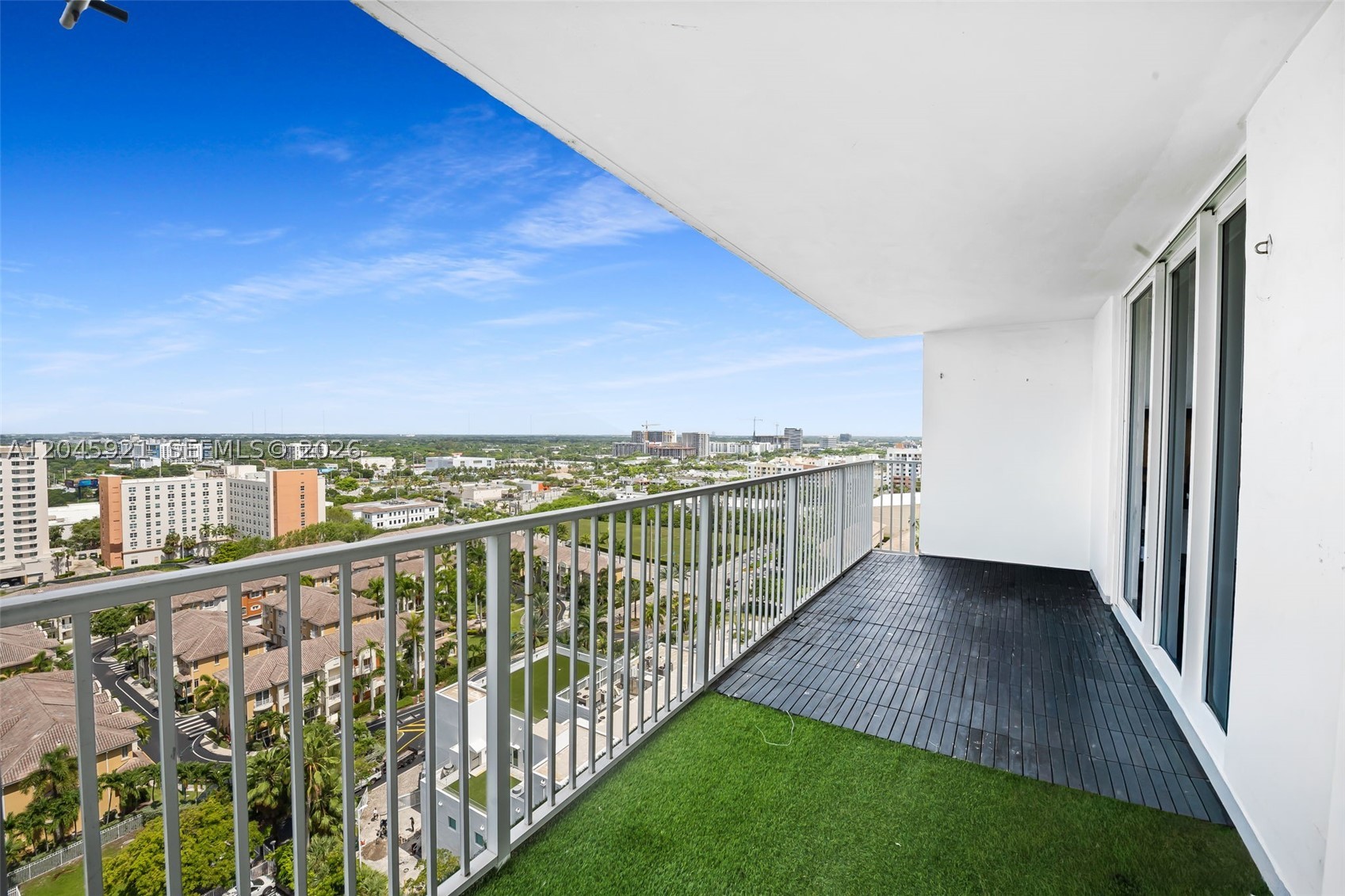 ADMIRALS PORT CONDO WEST - Residential