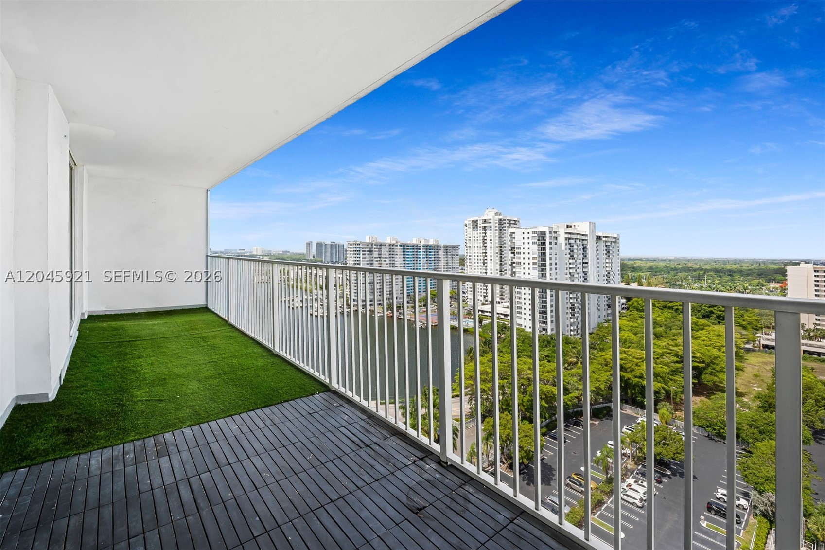 ADMIRALS PORT CONDO WEST - Residential