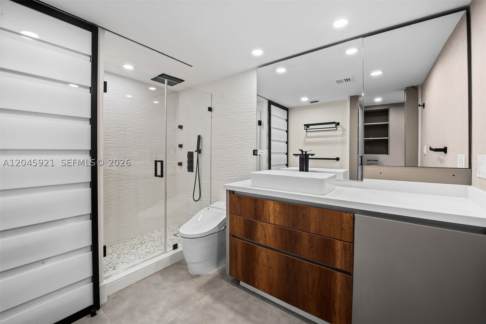 ADMIRALS PORT CONDO WEST - Residential