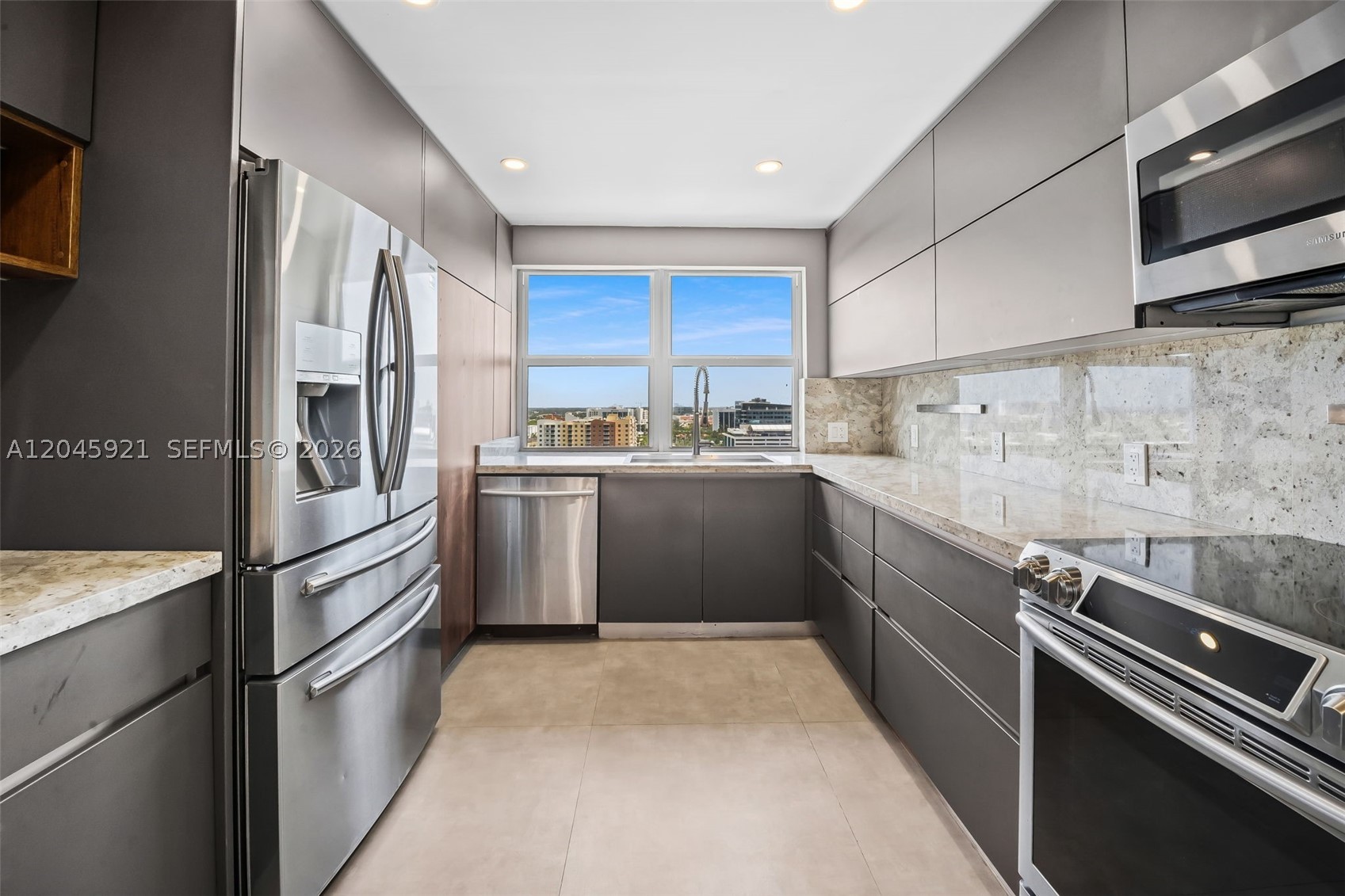 ADMIRALS PORT CONDO WEST - Residential