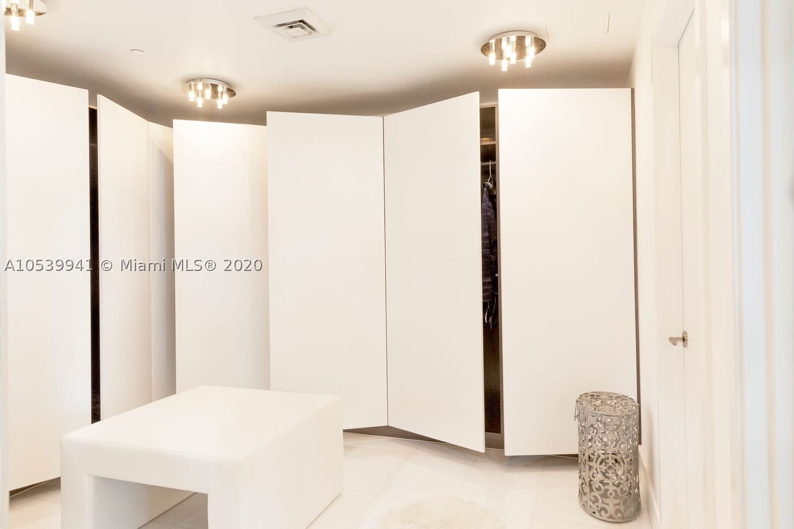 OCEANA KEY BISCAYNE CONDO - Residential