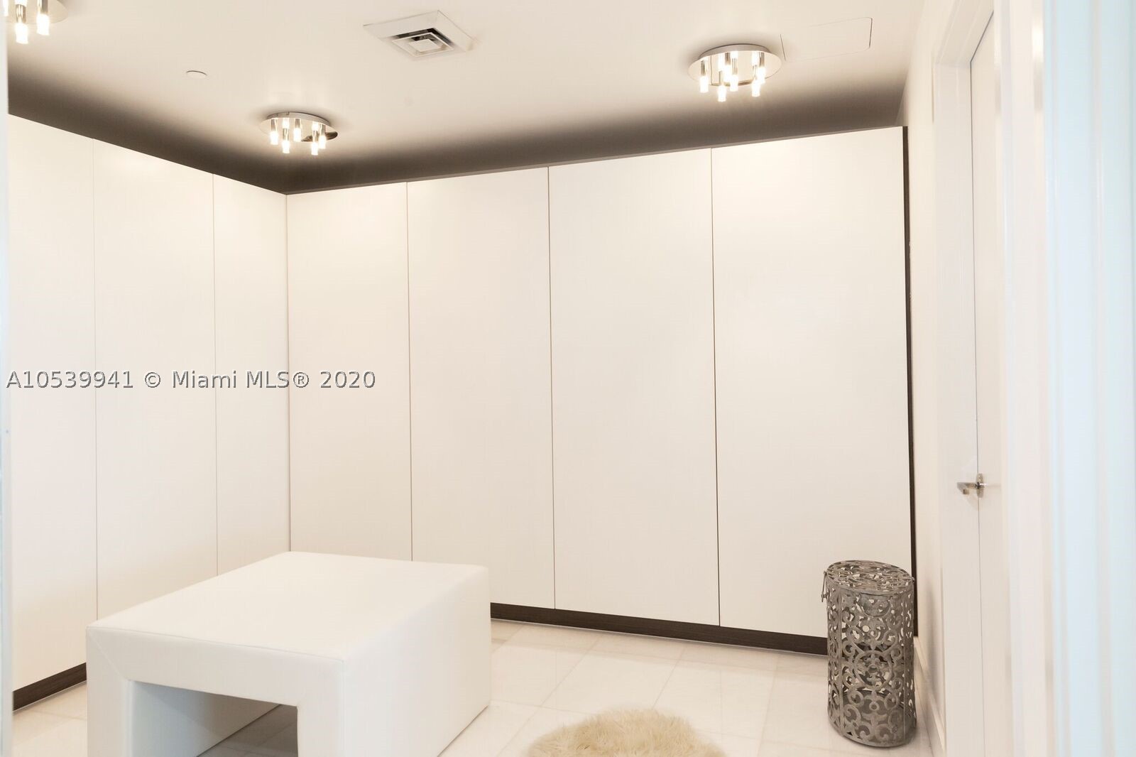 OCEANA KEY BISCAYNE CONDO - Residential