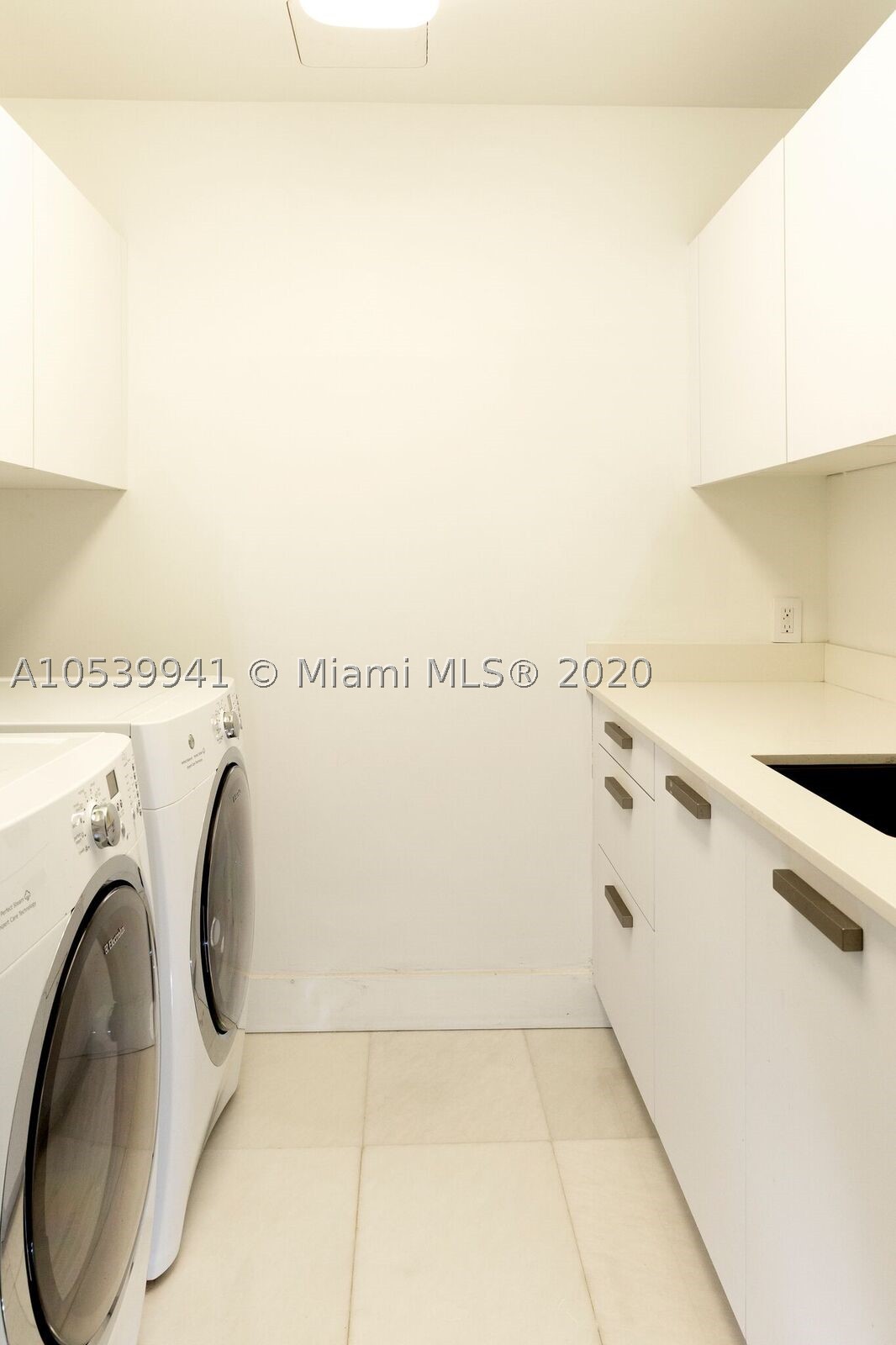 OCEANA KEY BISCAYNE CONDO - Residential